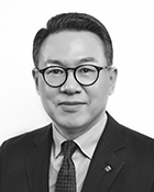 Dong-Woo Lee